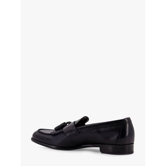 Doucal's Men Leather Loafer With Iconic Tassels